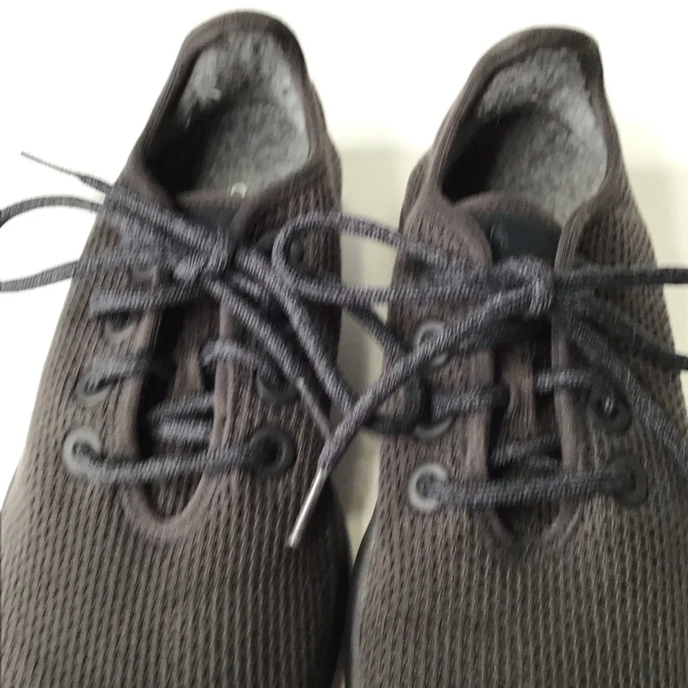 Allbirds Tree Runner in Charcoal Size 6.